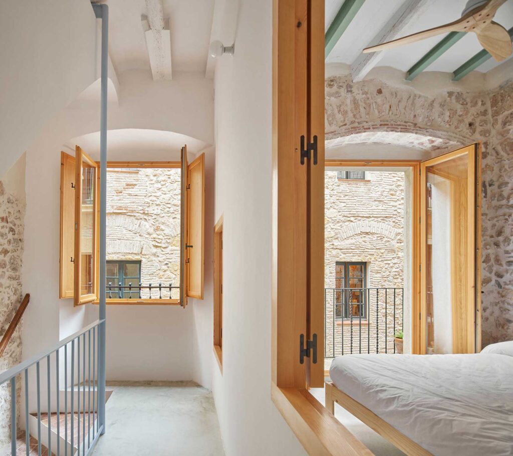 NUA arquitectures: Mediona