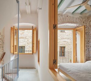 NUA arquitectures: Mediona